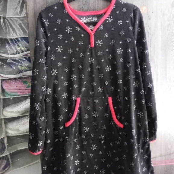 Woman's night gown - Picture 2 of 2